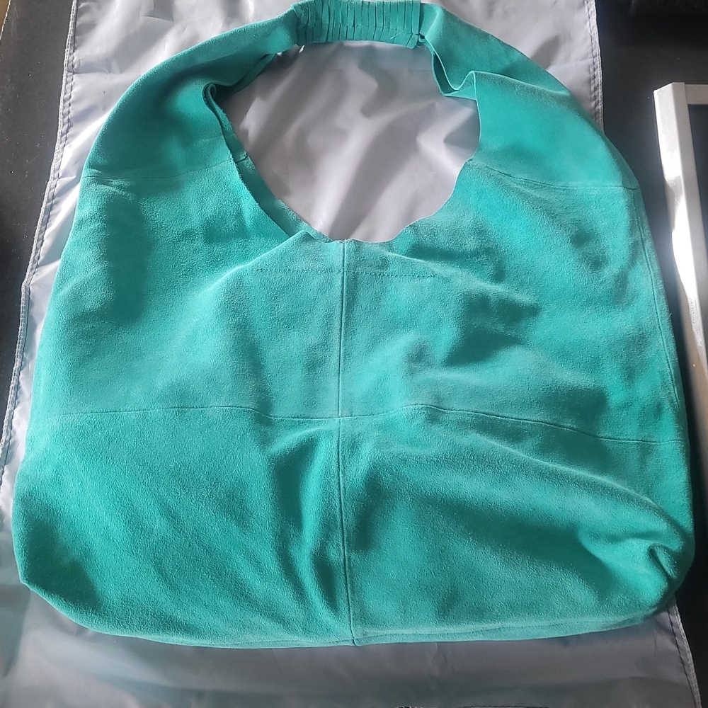💖Urban Outfitters Slouchy Suede Tote ⭐️HostPick⭐️ - Picture 2 of 8
